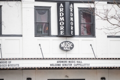 22 de febrero de 2022: La senadora Amanda Cappelletti visita el Ardmore Music Hall