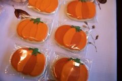 September 26, 2022: Senator Amanda Cappelletti Tours Aux Petits Delices, a bakery in Wayne, PA.