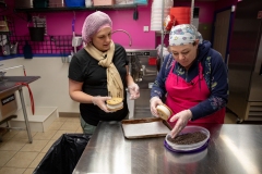 February 21, 2023: Senator Amanda Cappelletti visits Frosty Falls Ice Cream