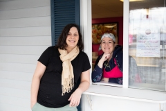 February 21, 2023: Senator Amanda Cappelletti visits Frosty Falls Ice Cream