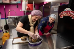 February 21, 2023: Senator Amanda Cappelletti visits Frosty Falls Ice Cream