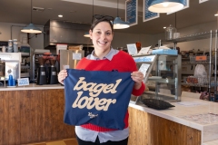 November 13, 2024: Senator Amanda Cappelletti Visits Kismet Bagels.