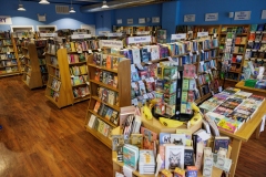 November 18, 2024: Senator Amanda Cappelletti visits Main Point Books.