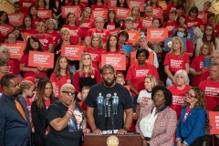 October 4, 2023: Senator Amanda Cappelletti joined colleagues and Moms Demand Action Executive Director Angela Ferrell-Zabala and Over 100 Gun Safety Advocates at Statehouse to Call for Action on Gun Safety During Annual Advocacy Day.