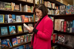 October 4, 2022: Senator Amanda Cappelletti visits the Narberth Bookshop