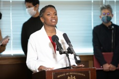 February 25, 2022: Sens. Cappelletti and Comitta held a news conference at Phoenixville Hospital to discuss Opt In PA, a move to improve postpartum care by extending Medicaid support from 60 days to one year.