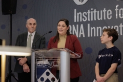 Noviembre 18, 2024: Senator Amanda M. Cappelletti presented a state grant for $375,000 to the Penn Institute for RNA Innovation for celiac disease-related research. The funding will support research into how RNA therapeutics could be used to prevent celiac disease. Senator Cappelletti was joined by Drew Weissman, MD, PhD, a Nobel-Prize winning physician and researcher at the Perelman School of Medicine at the University of Pennsylvania, best known for his contributions to RNA biology and the COVID-19 mRNA vaccines. They were also joined by the Bari Family which includes Jax Bari, an 11-year-old boy with celiac disease and a constituent in Senator Cappelletti’s district. Jax is the Co-Founder of Celiac Journey, a patient-centric advocacy organization, with an emphasis on telling the pediatric perspective of 3.3 million American Celiacs.