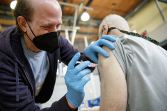 October 6, 2021: Senator  Cappelletti hosts first annual Senior Fair.