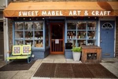 June 3, 2021:  Senator Amanda Cappelletti visits Sweet Mable Art & Craft.