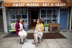 3 de junio de 2021:  La senadora Amanda Cappelletti visita Sweet Mable Art &amp; Craft.