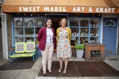 June 3, 2021:  Senator Amanda Cappelletti visits Sweet Mable Art & Craft.