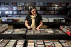 February 21, 2023: Senator Amanda Cappelletti visits Vinyl Closet Records.