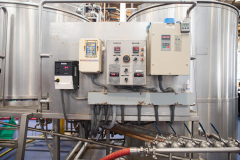 August 27, 2021: Sen. Amanda Cappelletti tours the von C Brewing Company