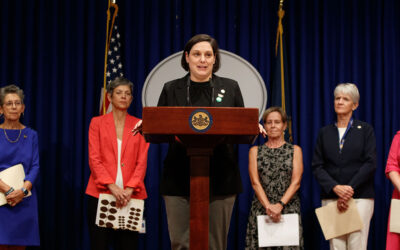 El Grupo de Salud de la Mujer celebra un acto de prensa sobre la ampliación de Medicaid posparto y la protección del acceso al aborto
