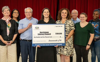 La senadora Amanda M. Cappelletti entrega una subvención estatal de 104.000 dólares al Consejo de Alfabetización de Norristown